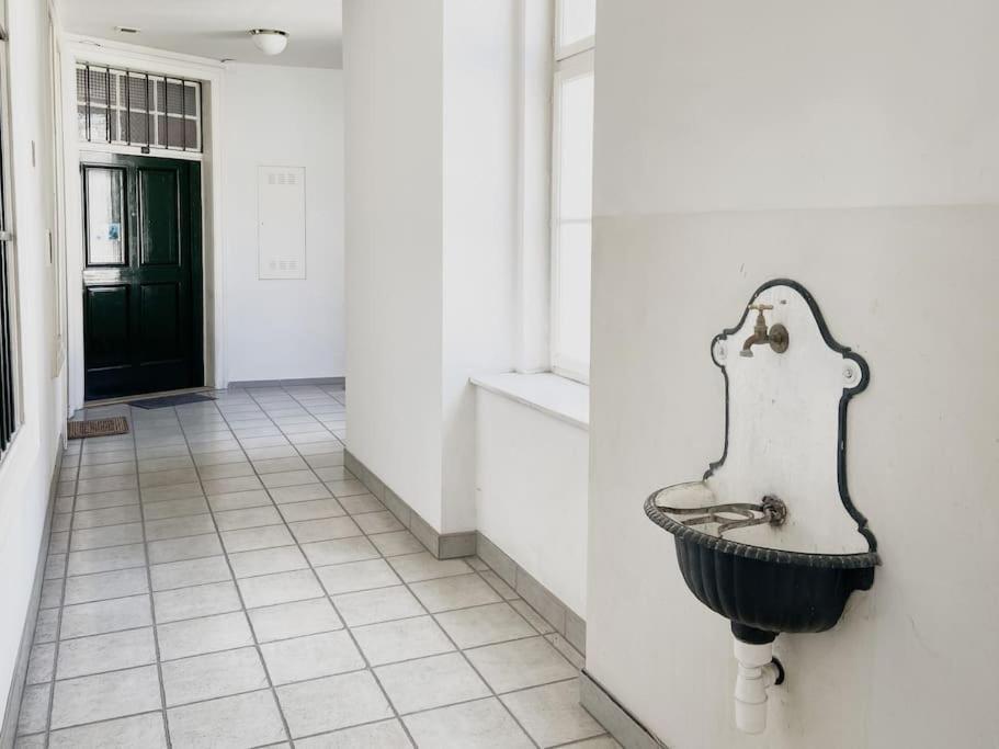 Stylish Designer Apartment At The Center Of Vienna Naschmarkt المظهر الخارجي الصورة
